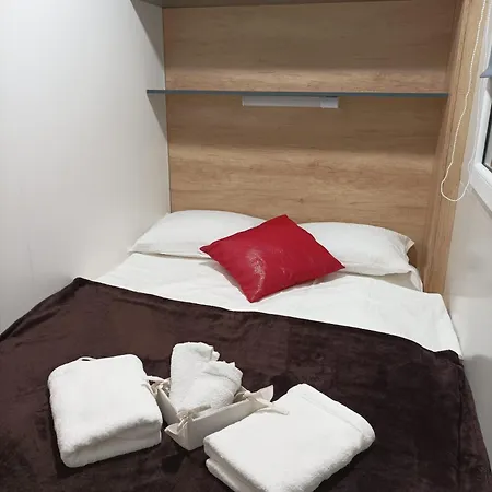 New! Mobile Domina Near The With Shared Pool 펜션