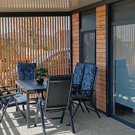 Dom wakacyjny New! Mobile Domina Near The With Shared Pool