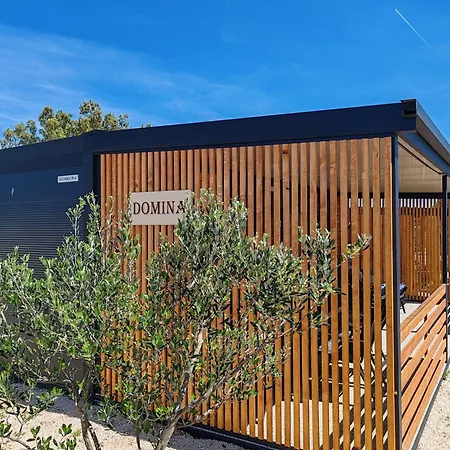 New! Mobile Domina Near The With Shared Pool