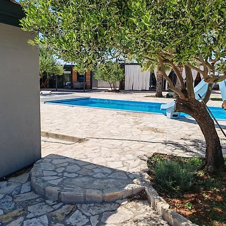 펜션 New! Mobile Domina Near The With Shared Pool