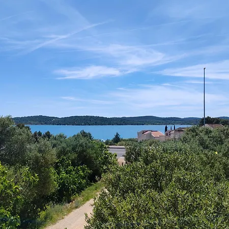 New! Mobile Domina Near The With Shared Pool Holiday home Pirovac