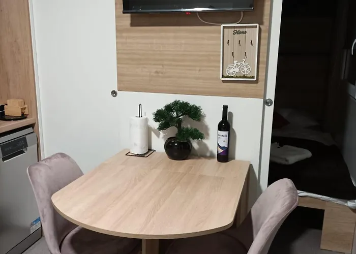 בית נופש New! Mobile Domina Near The With Shared Pool