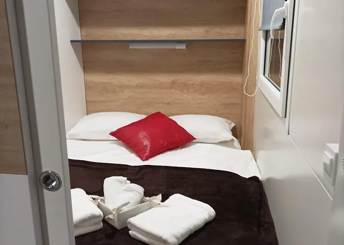 New! Mobile Domina Near The With Shared Pool בית נופש *