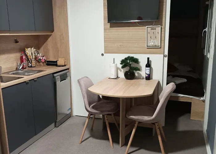 בית נופש New! Mobile Domina Near The With Shared Pool