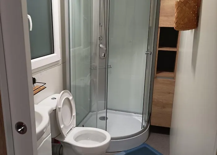 New! Mobile Domina Near The With Shared Pool בית נופש פירובאץ