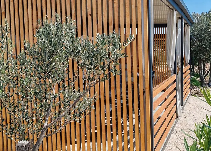 בית נופש New! Mobile Domina Near The With Shared Pool