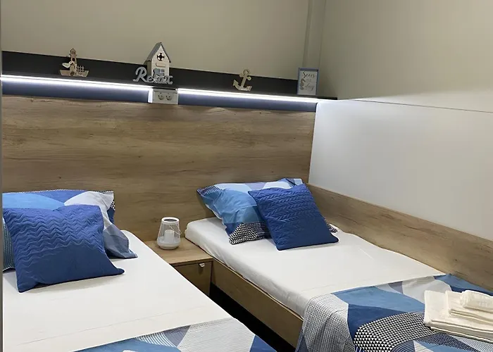 New! Mobile Domina Near The With Shared Pool *