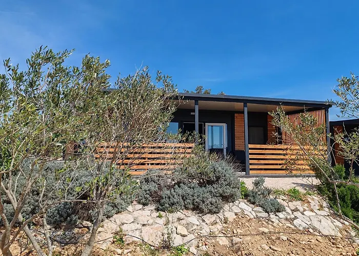 New! Mobile Domina Near The With Shared Pool פירובאץ