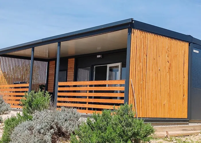 בית נופש New! Mobile Domina Near The With Shared Pool