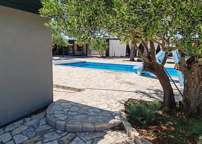 בית נופש New! Mobile Domina Near The With Shared Pool