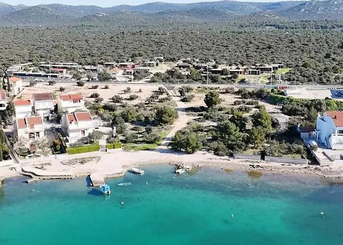 New! Mobile Domina Near The With Shared Pool בית נופש